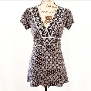 💛 Speechless Black & White Top